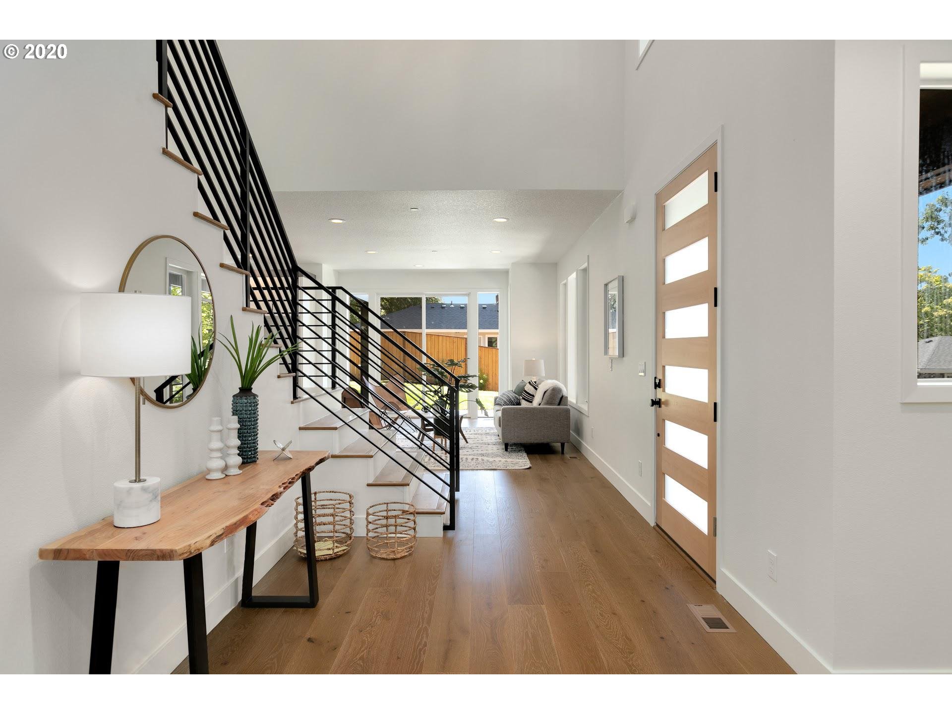 915 Southwest Maplecrest Court Portland, OR 97219 - Photo 23 of 32 Gallery Image 23