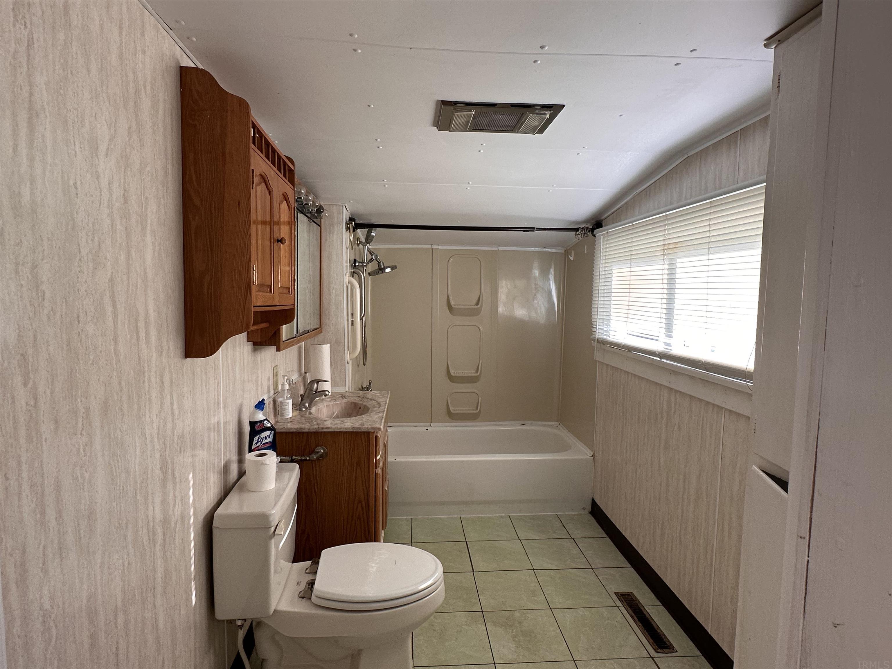 10815 Lower Huntington Road Roanoke, IN 46783 - Photo 3 of 11 Gallery Image 3