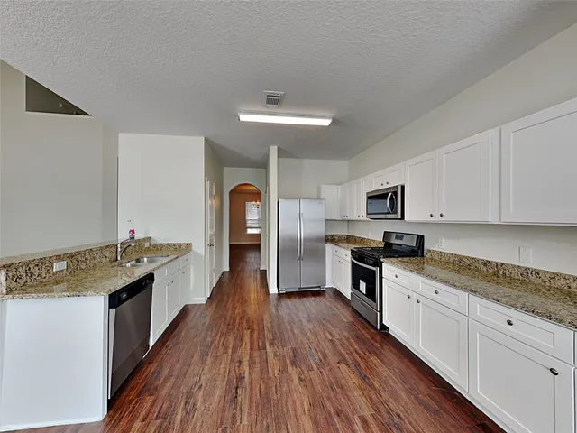 $2,320 | 38215 East Sulphur Creek Drive, Magnolia, TX 77355