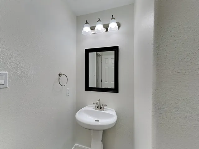 $2,320 | 38215 East Sulphur Creek Drive, Magnolia, TX 77355