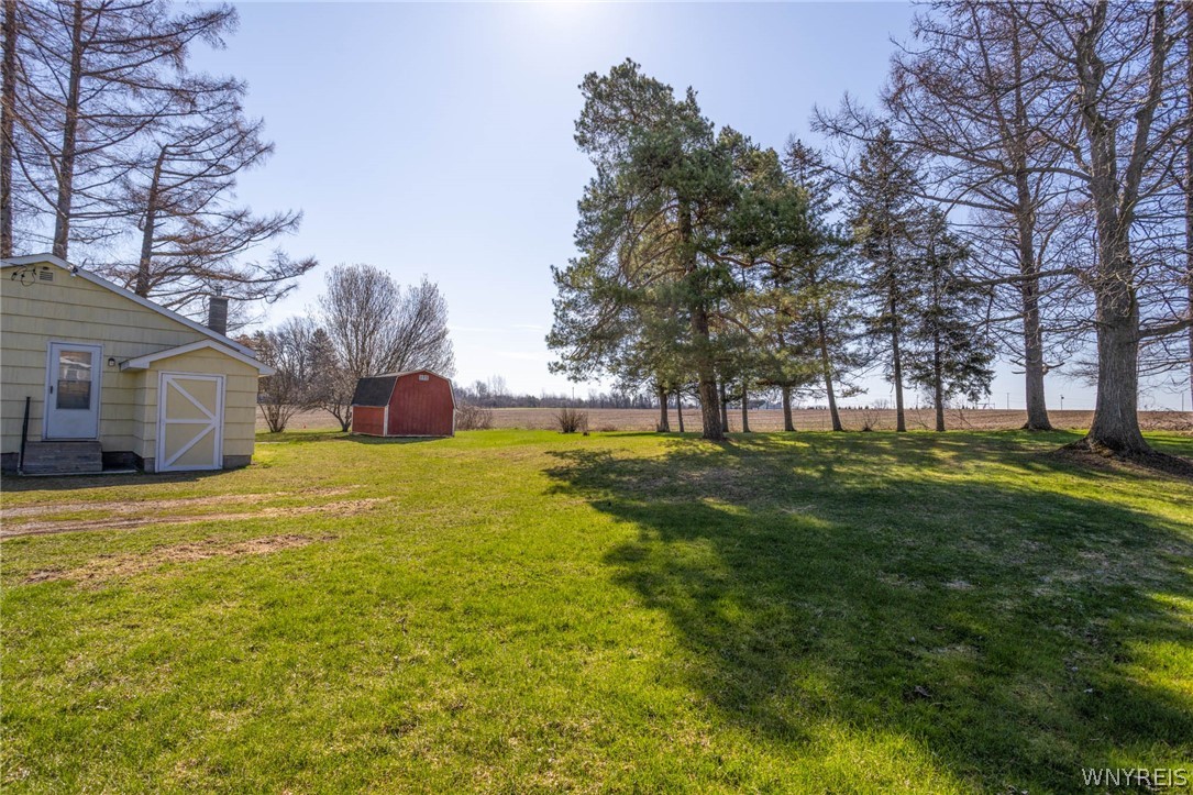 1194 Akron Road Pembroke, NY 14036 - Photo 20 of 38