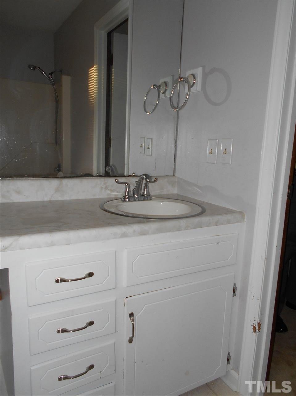 630 Stephenson Road Benson, NC 27504 - Photo 6 of 20 Gallery Image 6