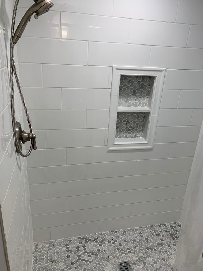 30 Dunns Pond Road Hyannis, MA 02601 - Photo 32 of 33 a bathroom with a shower