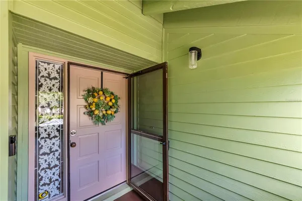 $1,950 | 4114 Pinelake Lane, Unit 202, Tampa, FL 33618