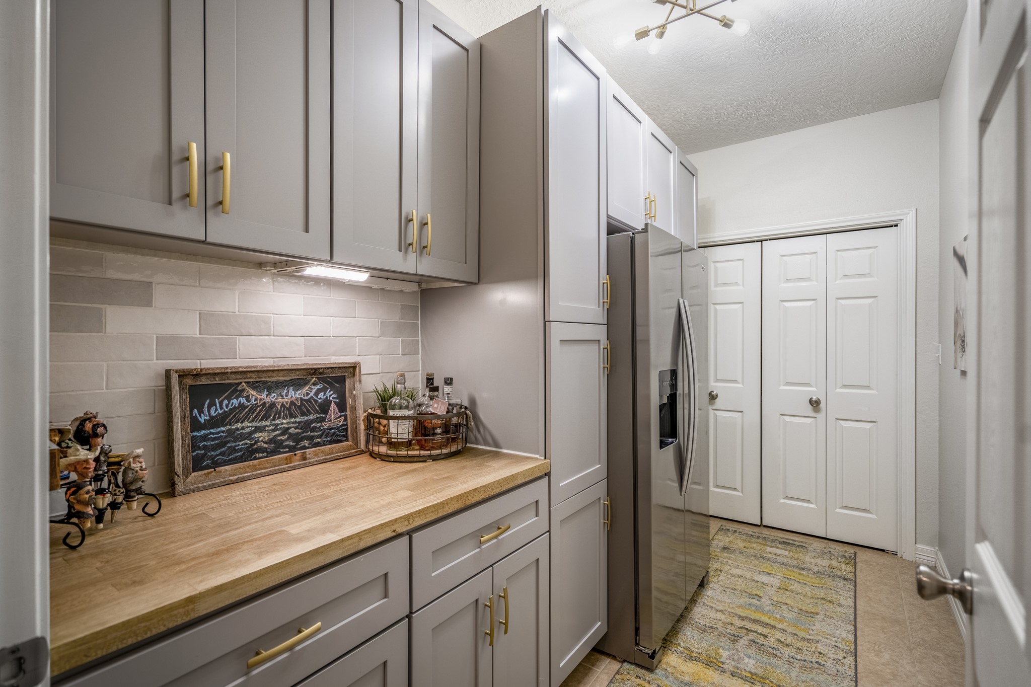 615 Inlet Drive Livingston, TX 77351 - Photo 29 of 50 Butlers Pantry perfect for entertaining!