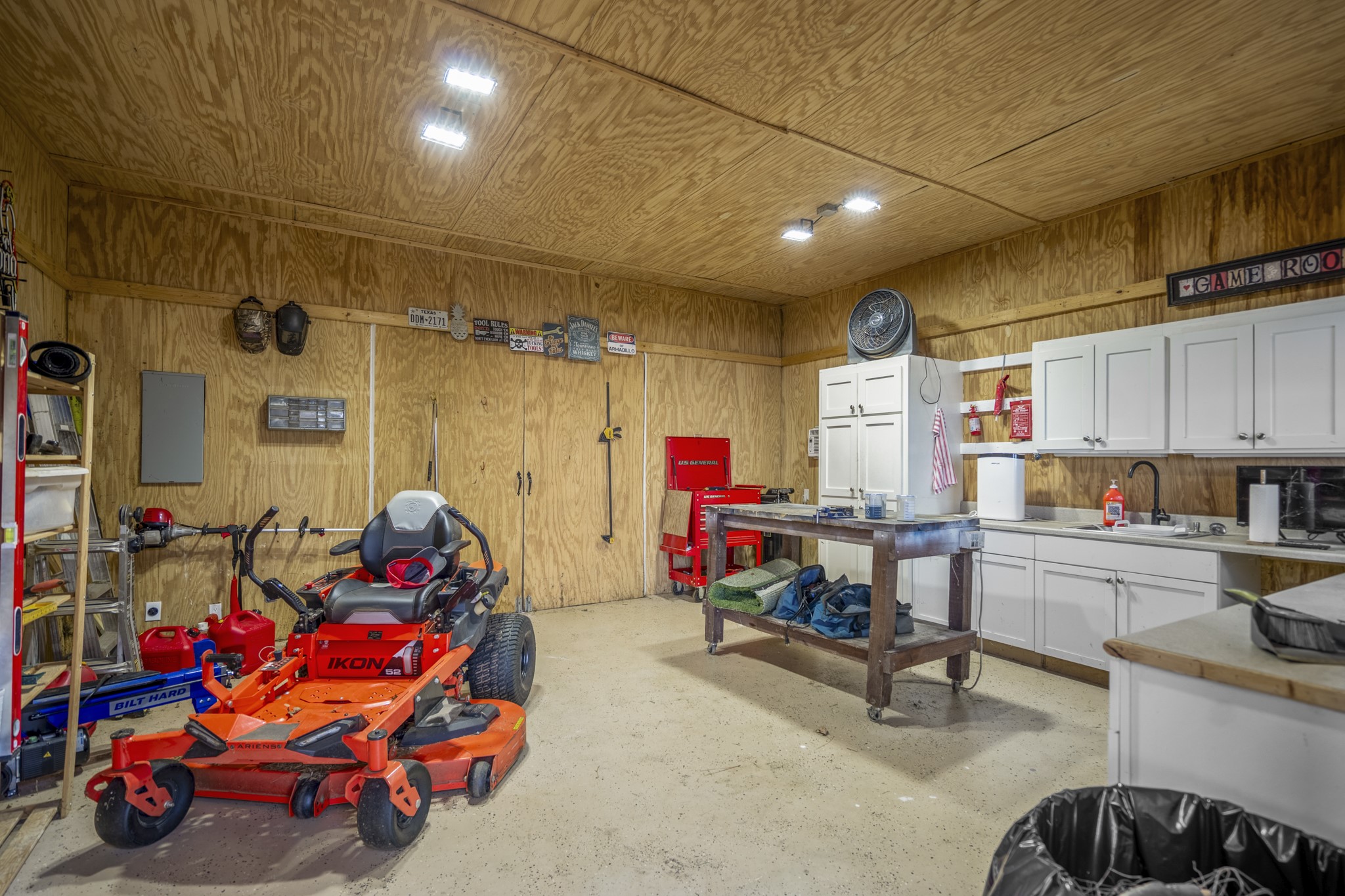 615 Inlet Drive Livingston, TX 77351 - Photo 40 of 50 This outdoor workshop offers space for hobbies or additional storage.
