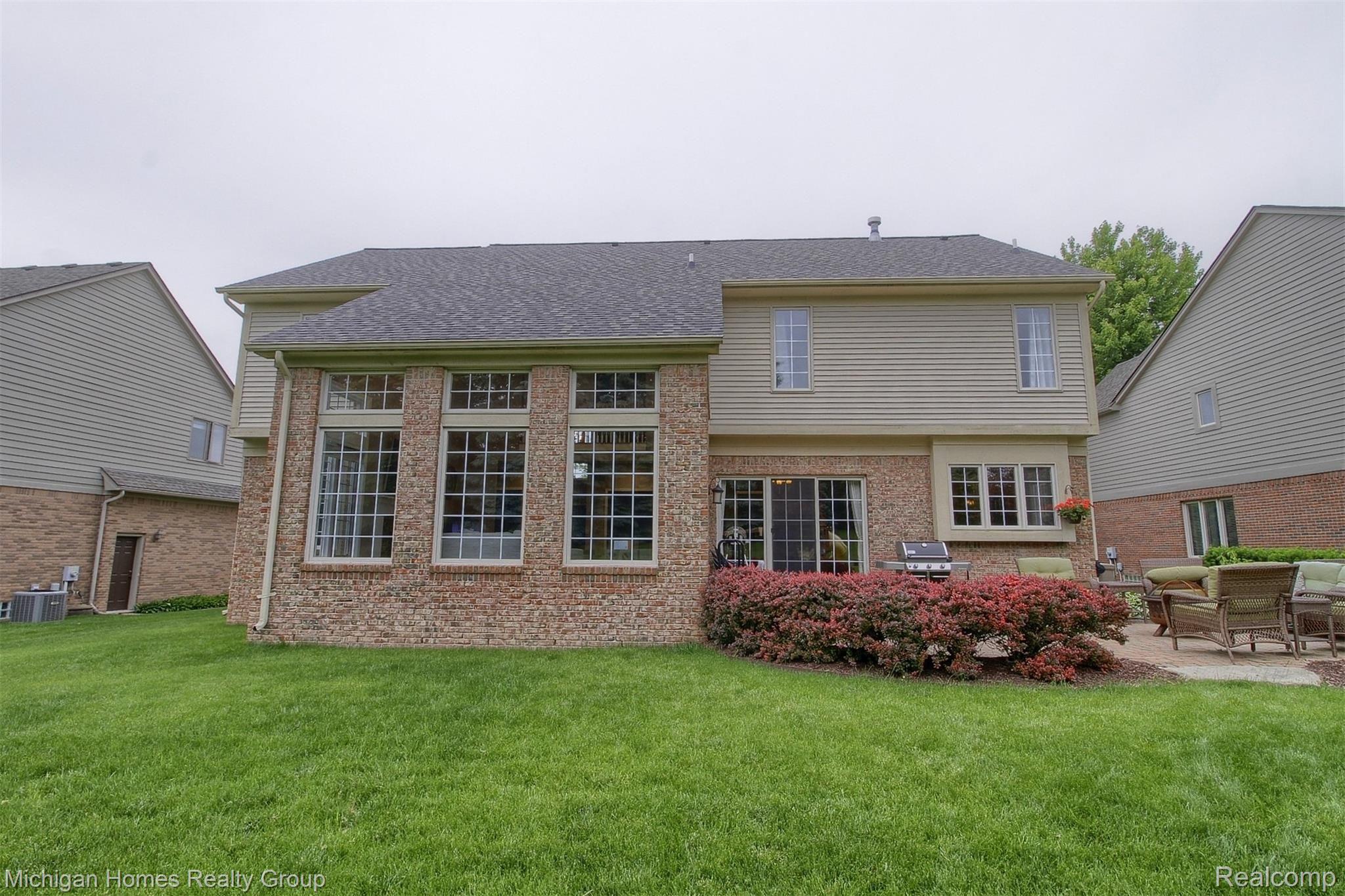 1206 Welland Drive Rochester, MI 48306 - Photo 32 of 38 32-Rear.jpg