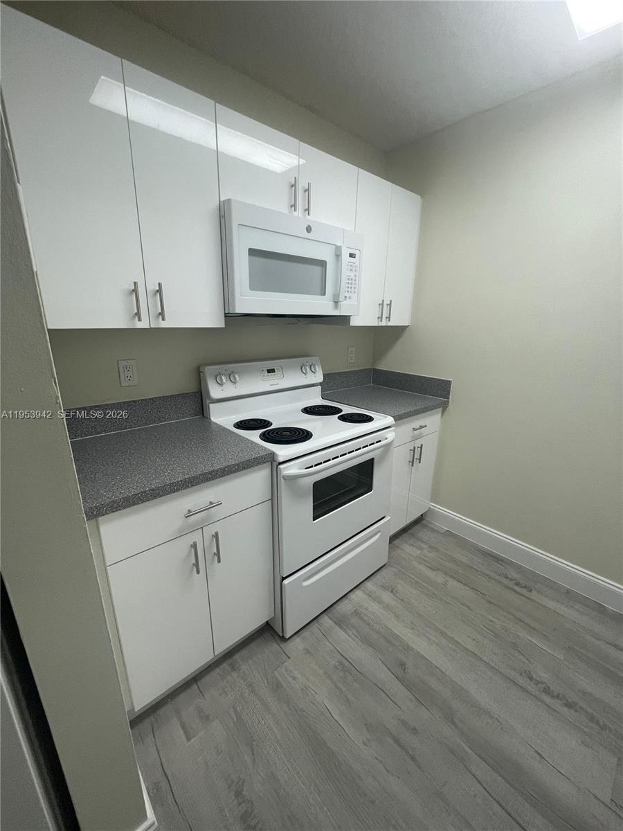 8260 Southwest 210th Street, Unit 320 Cutler Bay, FL 33189 - Photo 12 of 33