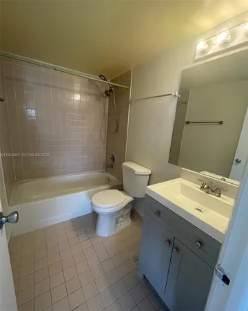 $1,950 | 8260 Southwest 210th Street, Unit 320, Cutler Bay, FL 33189