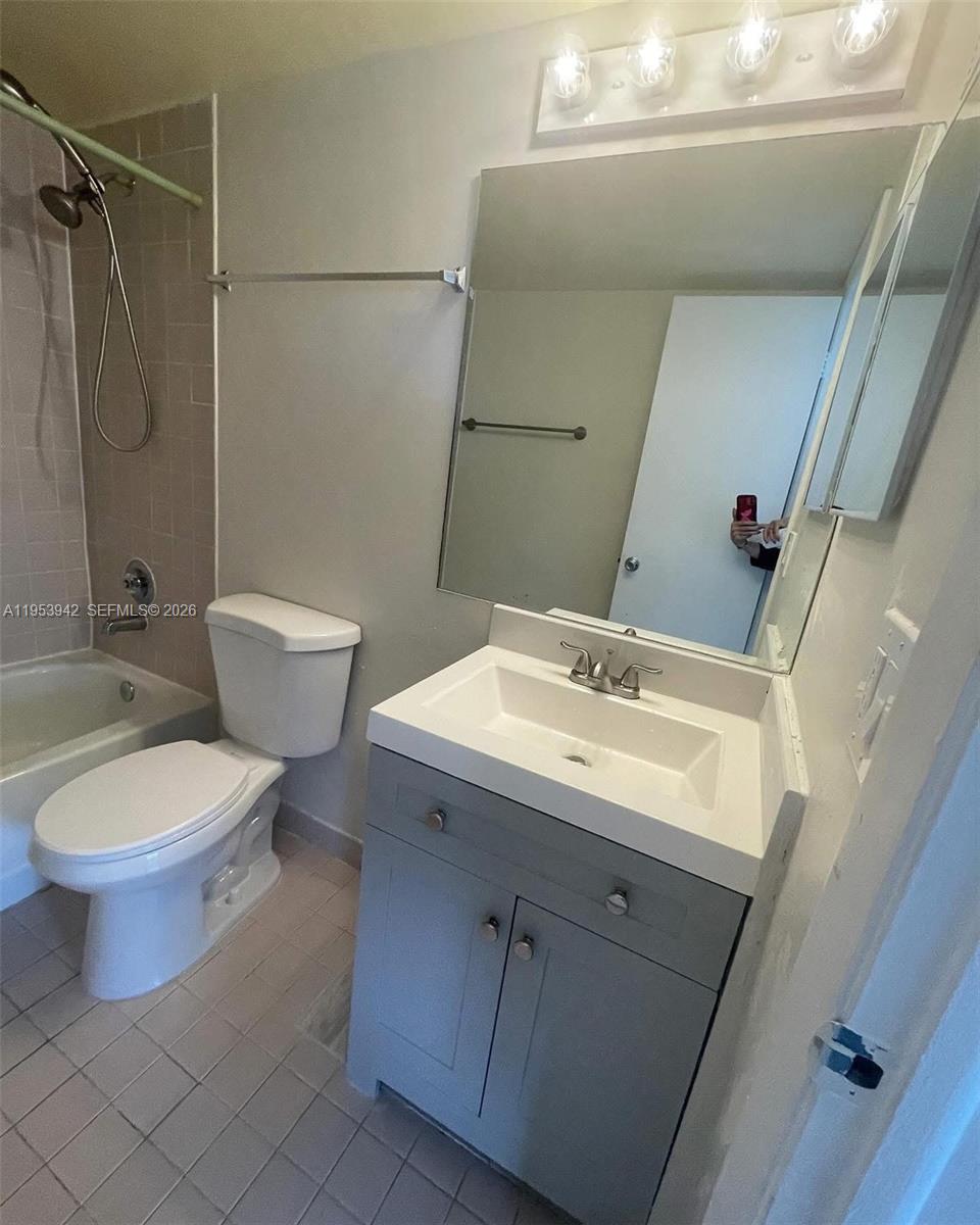 8260 Southwest 210th Street, Unit 320 Cutler Bay, FL 33189 - Photo 29 of 33