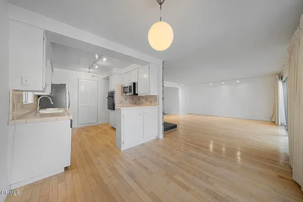 $670,000 | 389 Cliff Drive, Unit 1, Pasadena, CA 91107