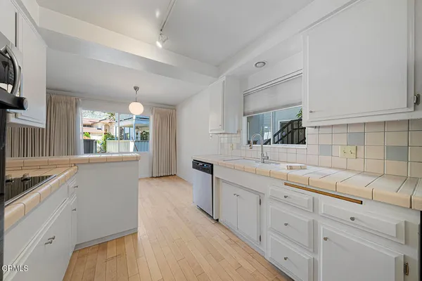 $670,000 | 389 Cliff Drive, Unit 1, Pasadena, CA 91107