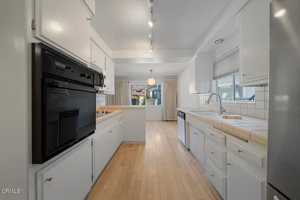 $670,000 | 389 Cliff Drive, Unit 1, Pasadena, CA 91107