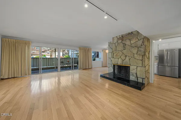 $670,000 | 389 Cliff Drive, Unit 1, Pasadena, CA 91107