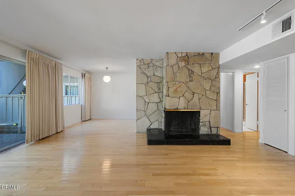 $670,000 | 389 Cliff Drive, Unit 1, Pasadena, CA 91107