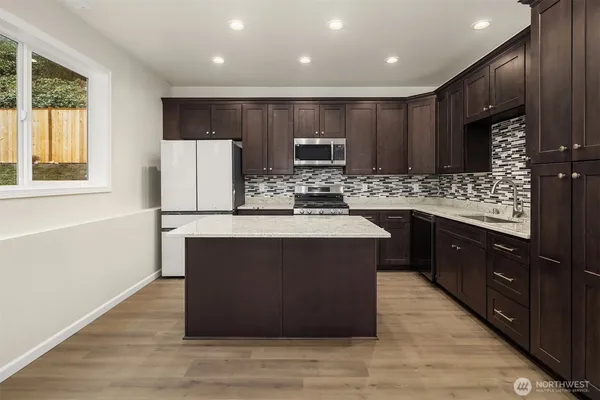 $869,000 | 2112 Southwest 103rd Place, Seattle, WA 98146