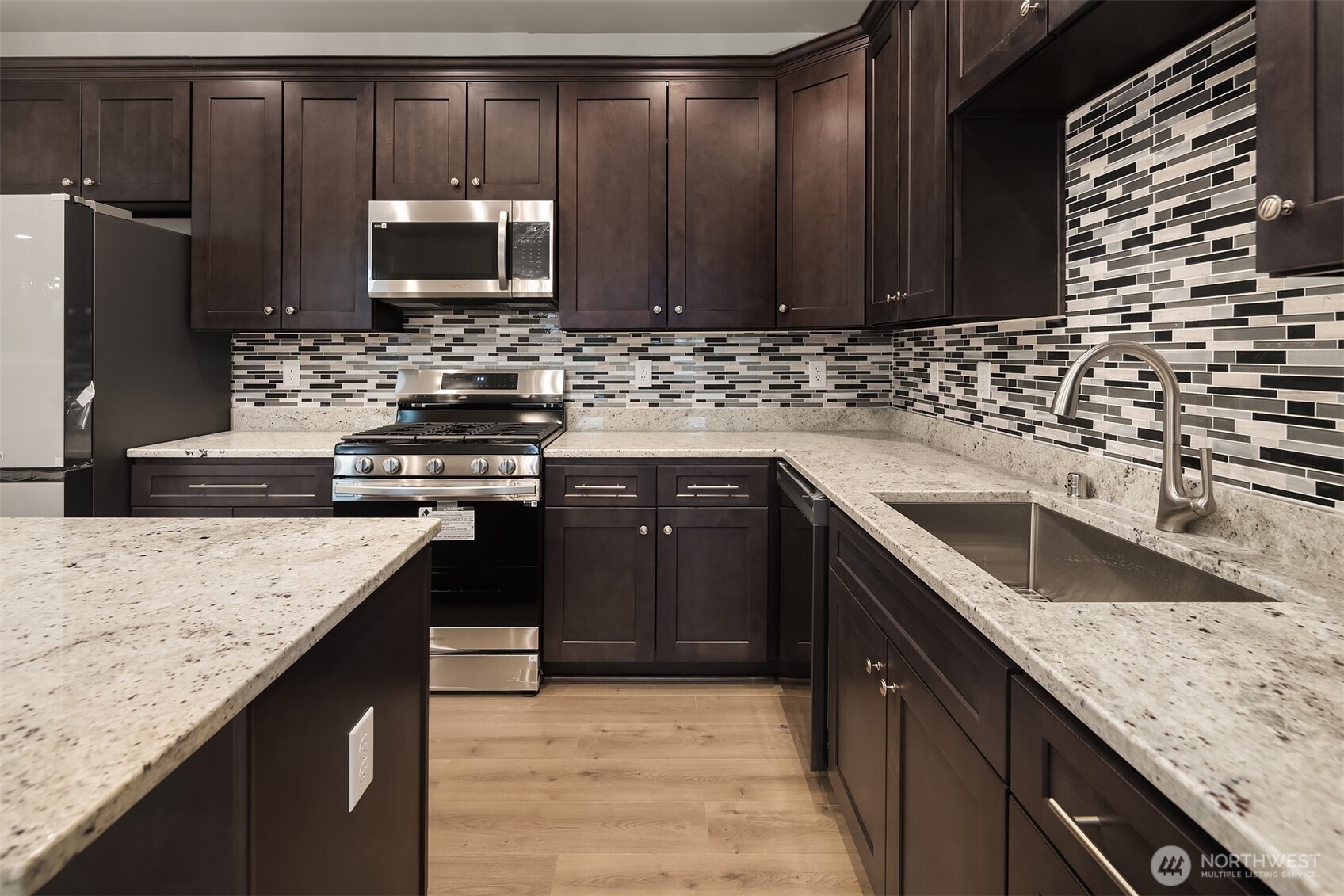 2112 Southwest 103rd Place Seattle, WA 98146 - Photo 13 of 34