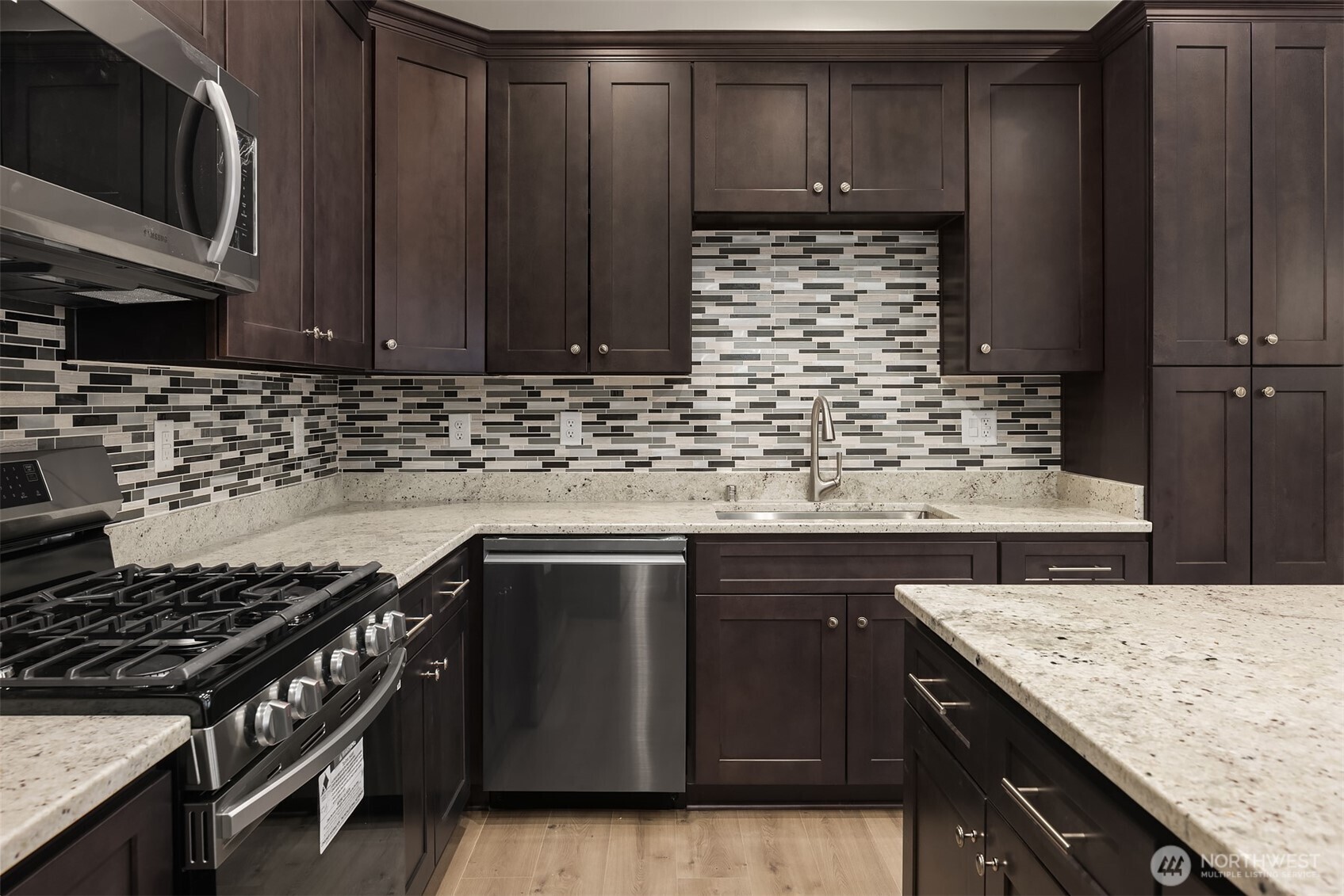 2112 Southwest 103rd Place Seattle, WA 98146 - Photo 14 of 34