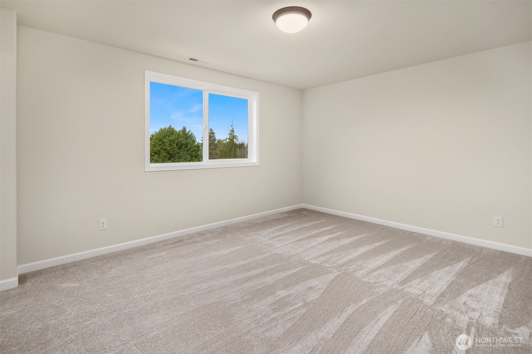 2112 Southwest 103rd Place Seattle, WA 98146 - Photo 17 of 34