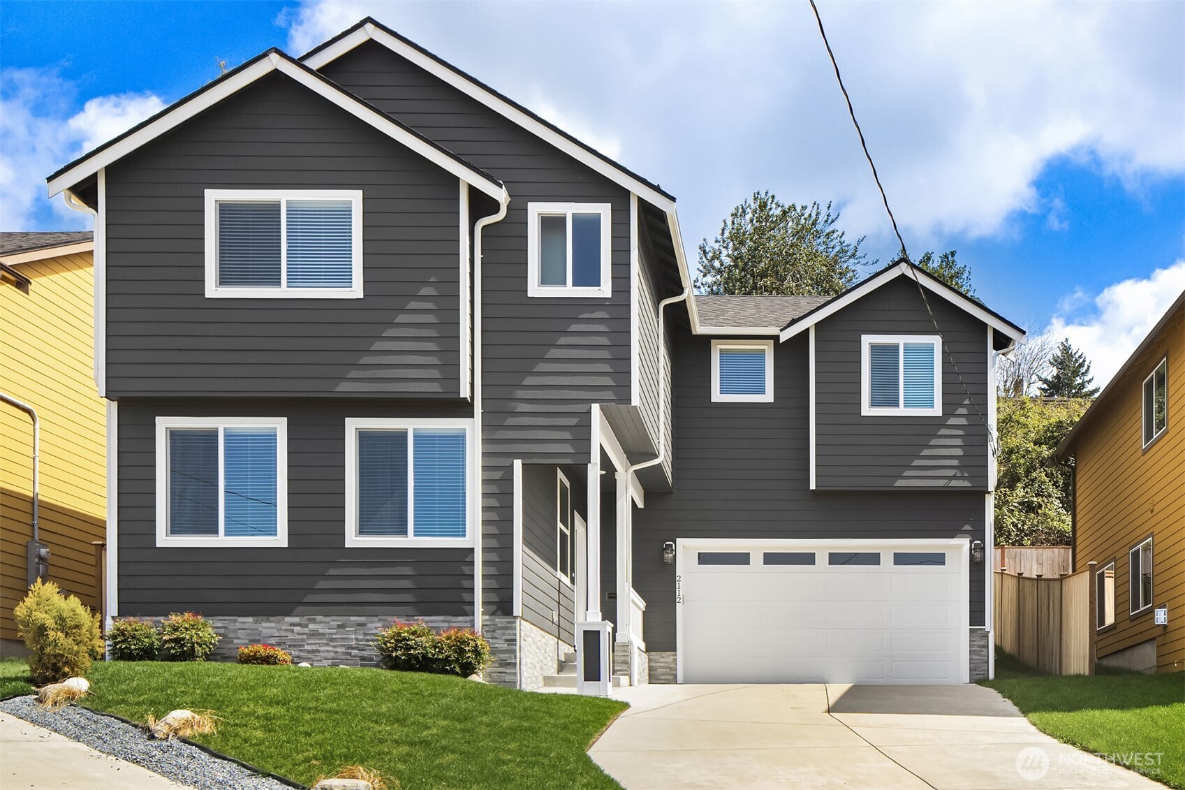 2112 Southwest 103rd Place Seattle, WA 98146 - Photo 2 of 34