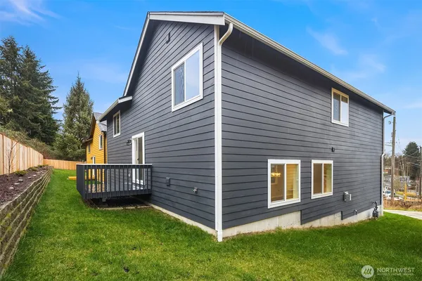 $869,000 | 2112 Southwest 103rd Place, Seattle, WA 98146