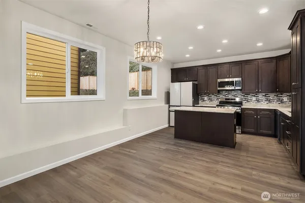 $869,000 | 2112 Southwest 103rd Place, Seattle, WA 98146