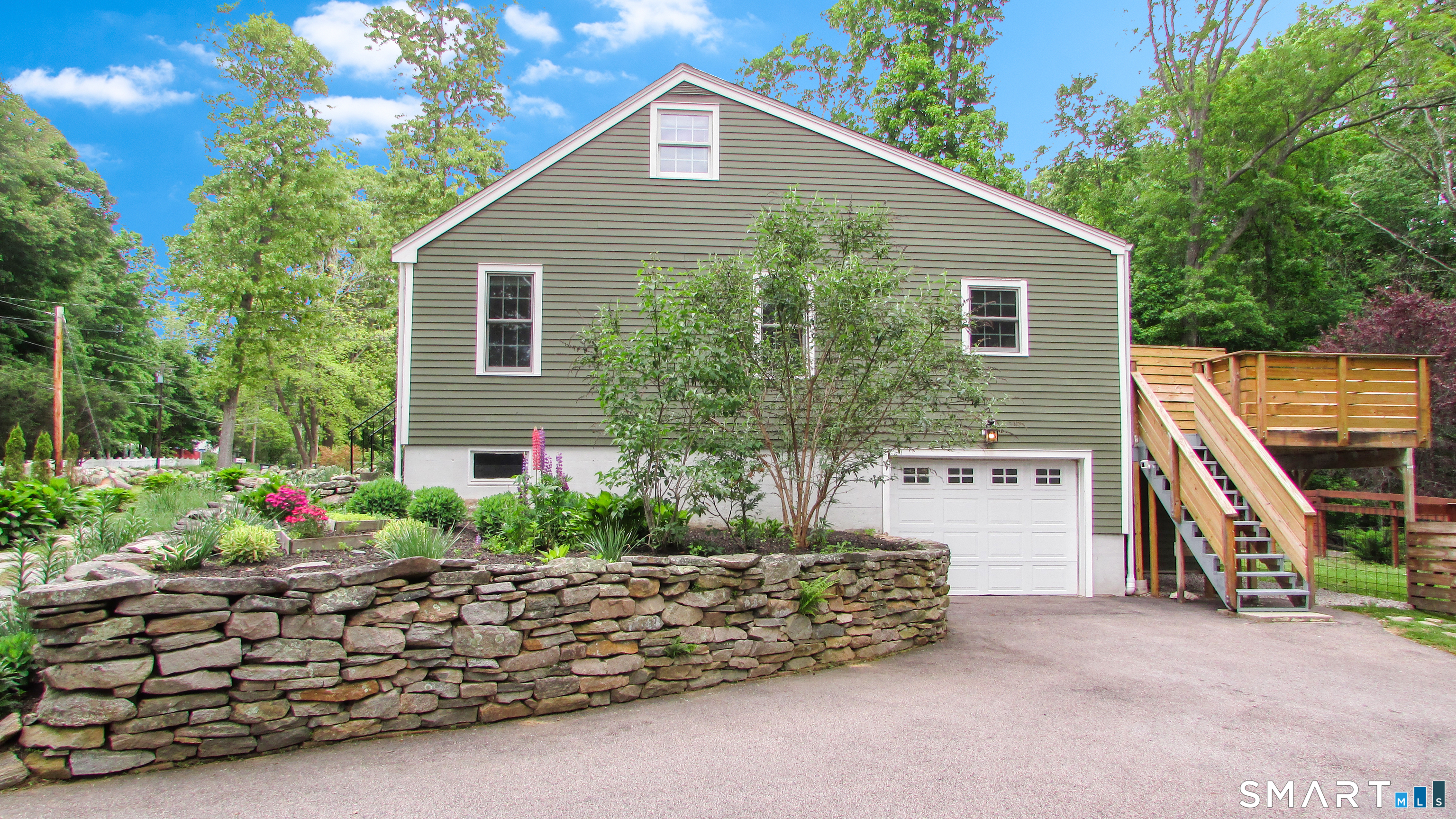 410 Pumpkin Hill Road Ledyard, CT 06339 - Photo 4 of 25
