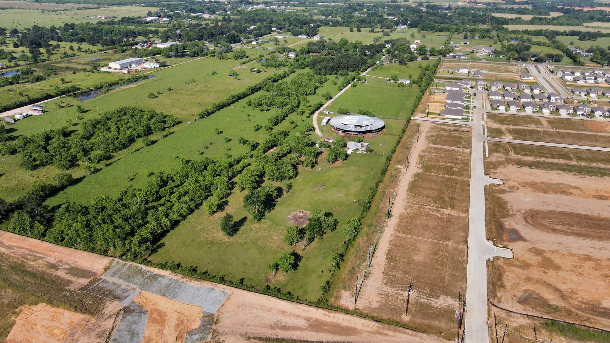 21512 Binford Road Waller, TX 77484 - Photo 15 of 50 a view of a city