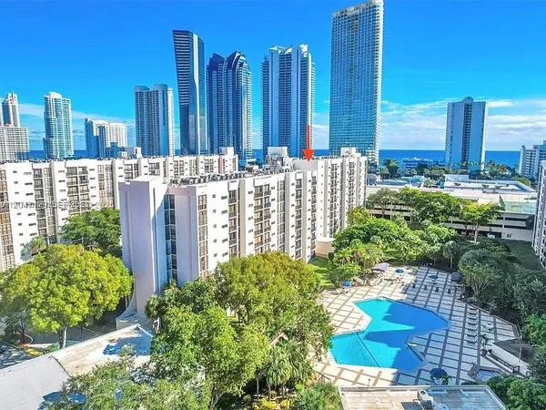 $1,900 | 17011 North Bay Road, Unit 1018, Sunny Isles Beach, FL 33160