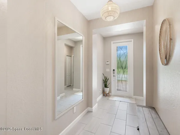 $2,500 | 1786 Berkshire Circle Southwest, Vero Beach, FL 32968