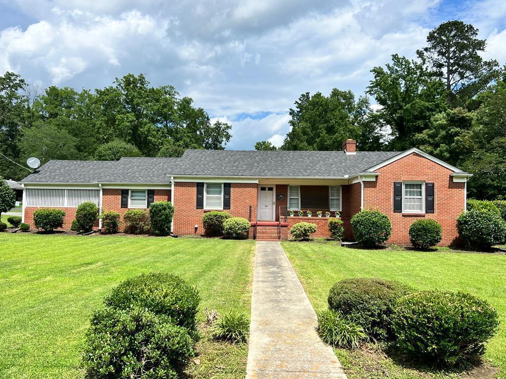 501 Cedar Street Clinton, SC 29325 - Photo 1 of 31 Main View