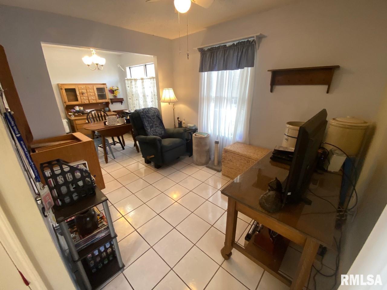 2 Bayberry Row, Unit 19 Springfield, IL 62702 - Photo 11 of 20