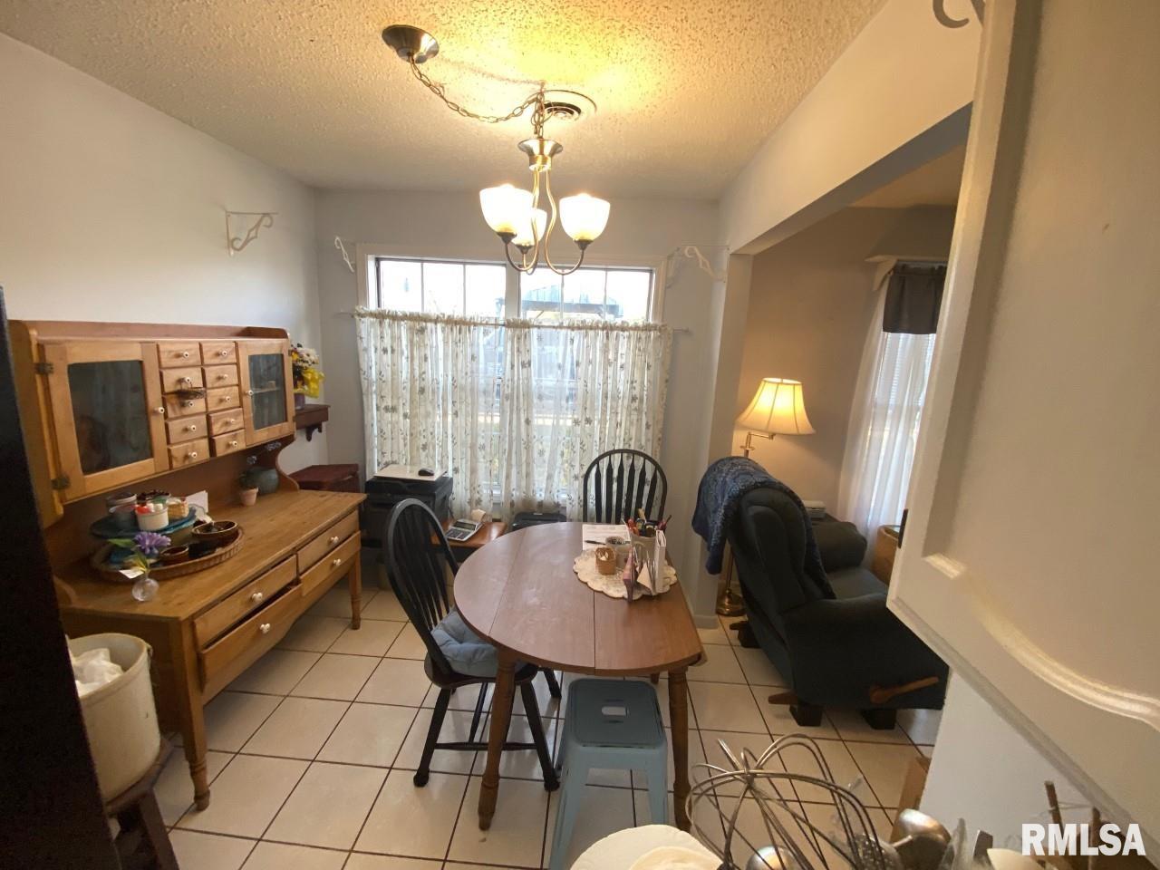 2 Bayberry Row, Unit 19 Springfield, IL 62702 - Photo 9 of 20