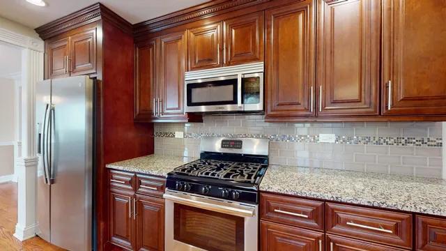 $4,000 | 1327 Larchmont Drive, Buffalo Grove, IL 60089