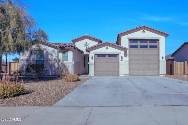 $569,900 | 8026 West Wood Lane, Phoenix, AZ 85043