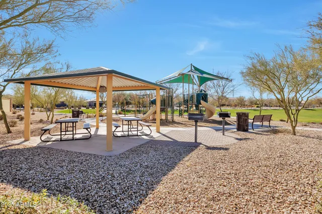 $569,900 | 8026 West Wood Lane, Phoenix, AZ 85043