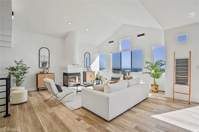 $1,995,000 | 4216 Highland Avenue, Unit B, Manhattan Beach, CA 90266