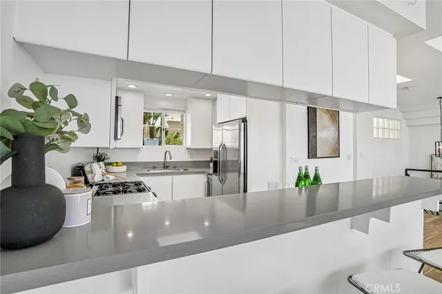 $1,995,000 | 4216 Highland Avenue, Unit B, Manhattan Beach, CA 90266