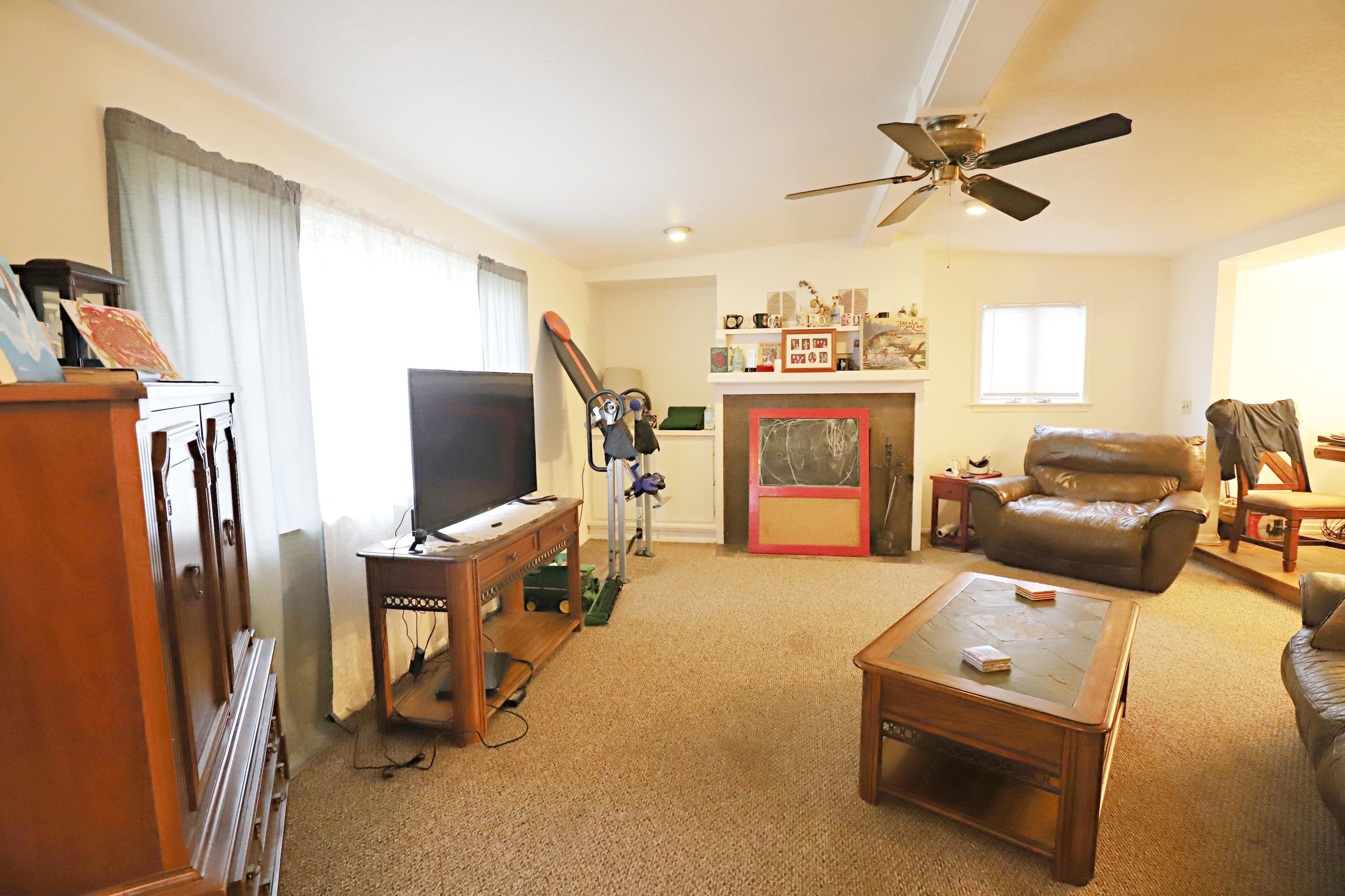 1333 North Seymour Road Flushing, MI 48433 - Photo 4 of 25 50161124-2893b192-d1d4-43f1-a101-30592429c846.JPG