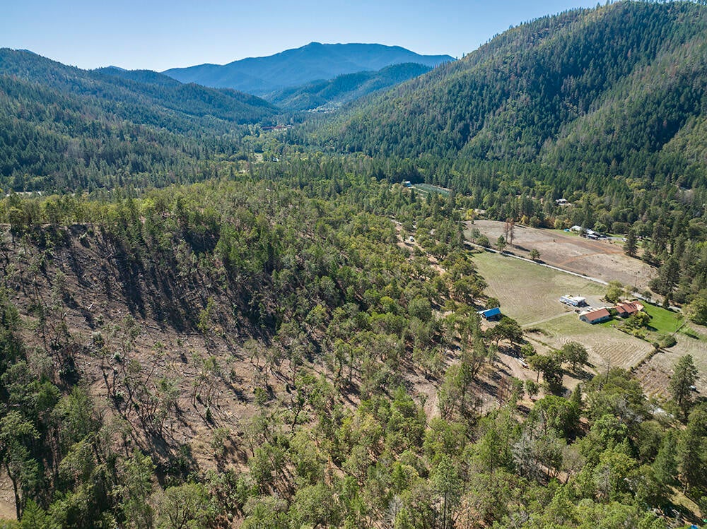 165 Hogan Road Jacksonville, OR 97530 - Photo 52 of 56 51