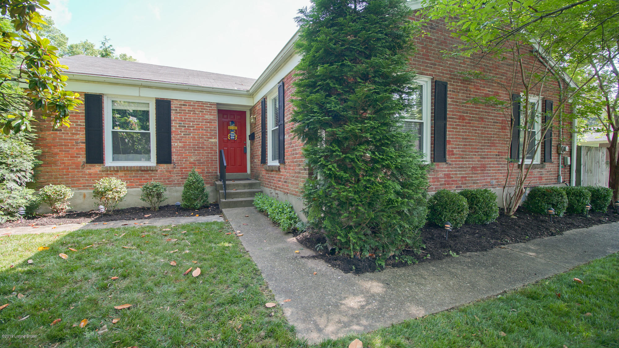 301 Bramton Road Louisville, KY 40207 - Photo 2 of 40 2_1front (1 of 1)