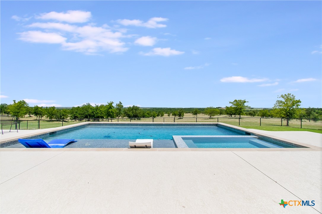 13428 Knob Hill Road Rogers, TX 76569 - Photo 31 of 43