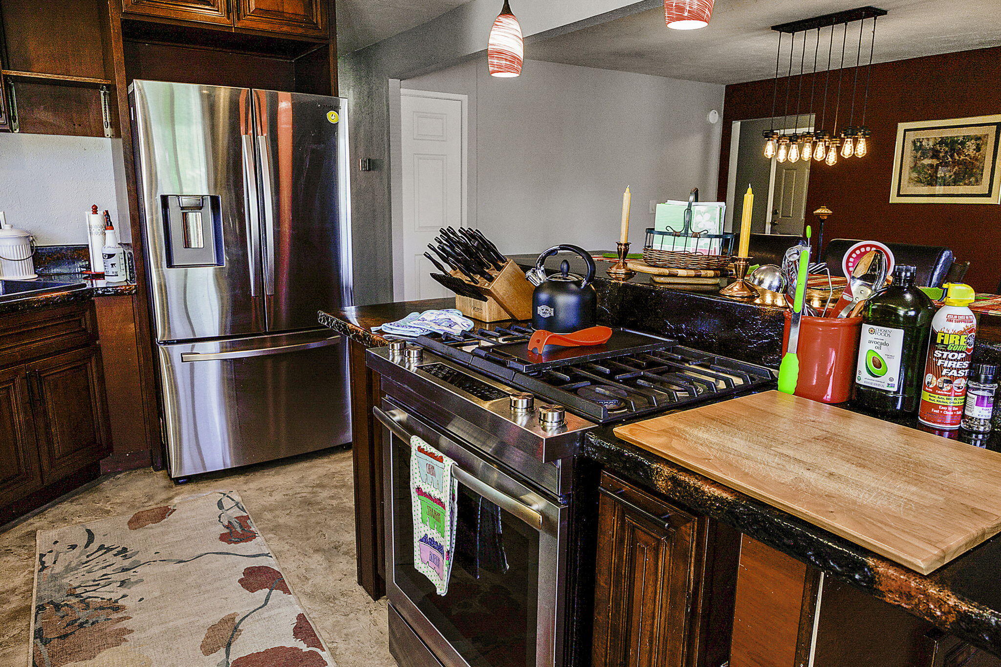 100 Princess Way Central Point, OR 97502 - Photo 14 of 68 Stainless Steel Appliances