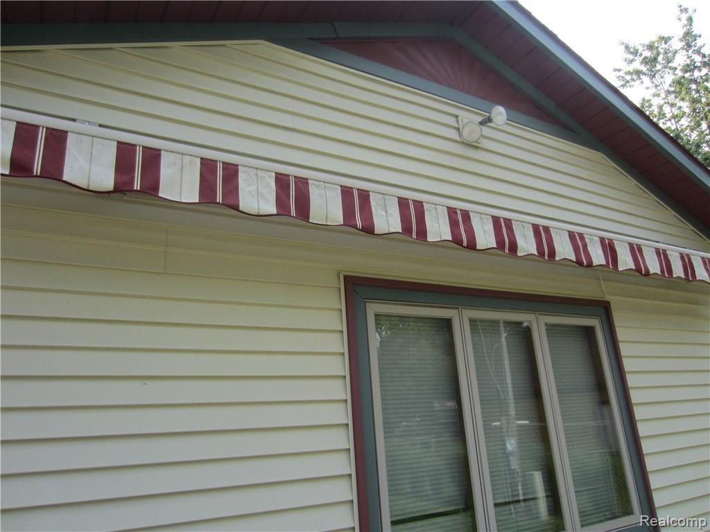 9915 Farmington Road Livonia, MI 48150 - Photo 43 of 46 retractable awning.JPG