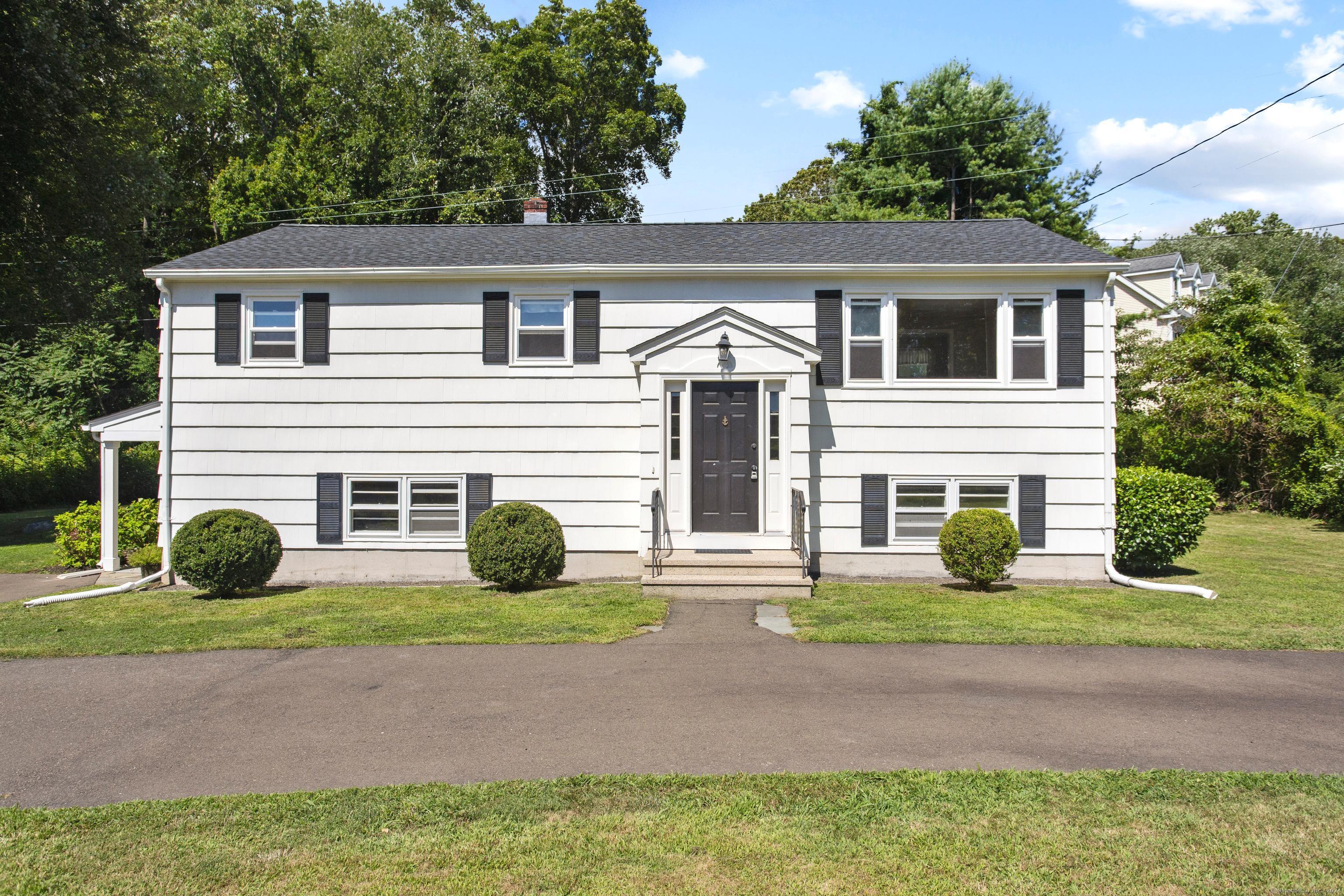 1055 Boston Post Road Madison, CT 06443 - Photo 1 of 1 Gallery Image 1