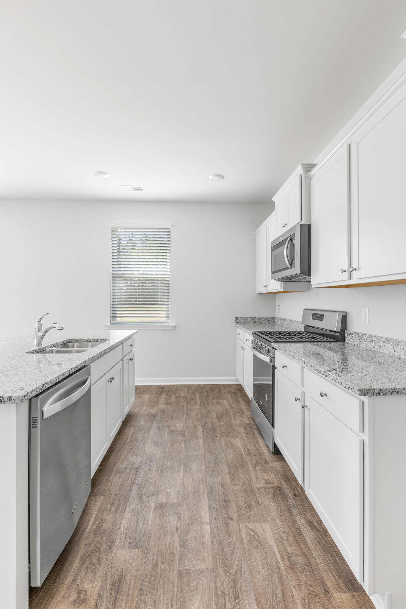 424 Lk Rdg Boulevard Summerville, SC 29486 - Photo 8 of 31 Galen B Interior-7