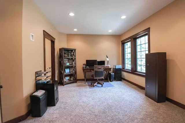 $1,200,000 | 650 33rd Street Northwest, Austin, MN 55912