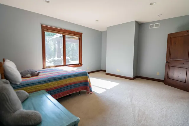 $1,200,000 | 650 33rd Street Northwest, Austin, MN 55912