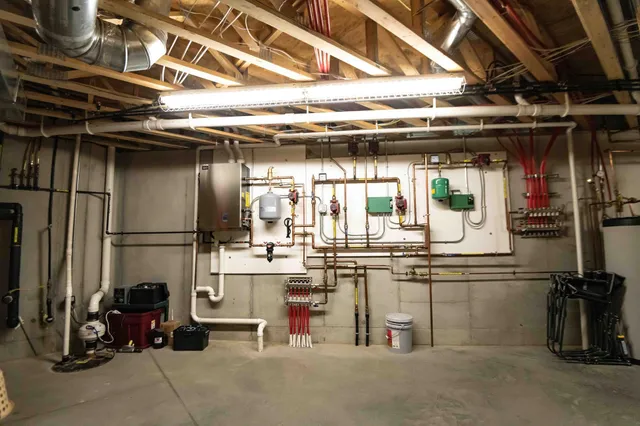 $1,200,000 | 650 33rd Street Northwest, Austin, MN 55912