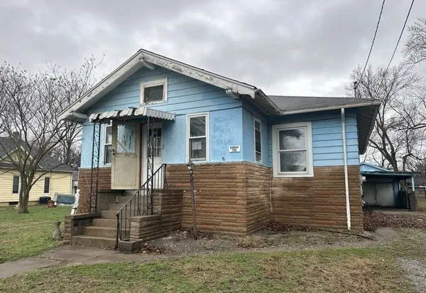 $13,250 | 706 East Park Street, Du Quoin, IL 62832